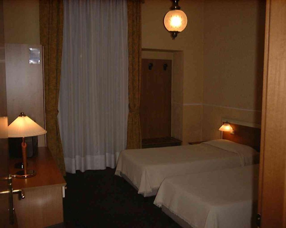 Hotel Johnny Milano Exteriör bild